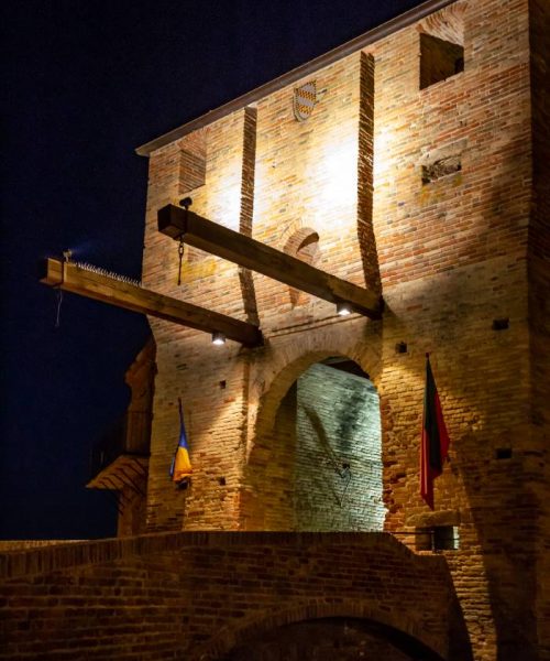Porta d'ingresso di Mondaino - foto di Lambrusco