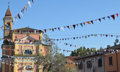 Chiesa di Santa Lucia di San Giovanni in Marignano vista dalla Piazza