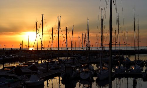 Cattolica, alba al porto