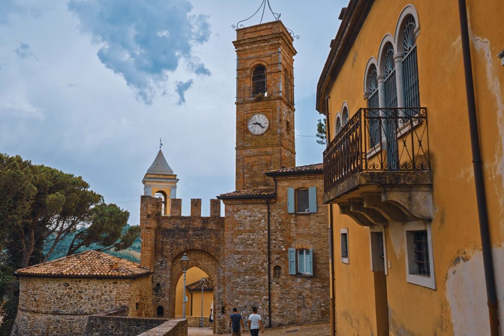 Montescudo-Monte-Colombo_Torre-civica-Monte-Colombo